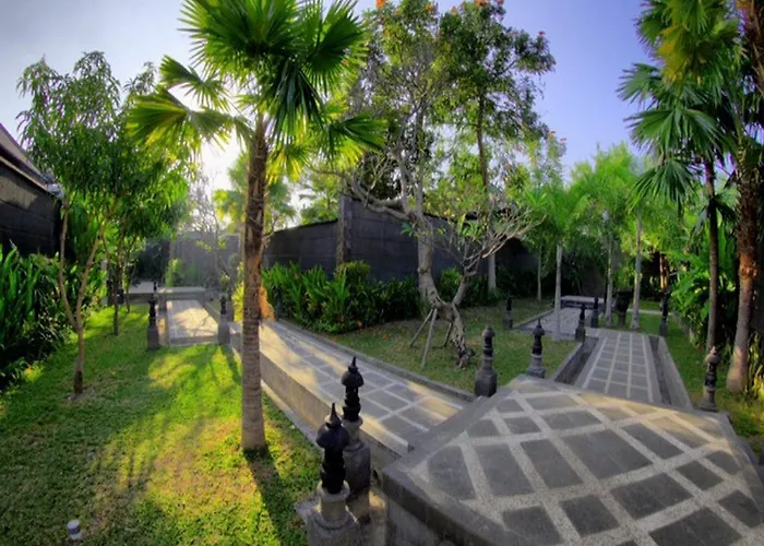 Villa Gino Feruci By Kagum Lovina (Bali)